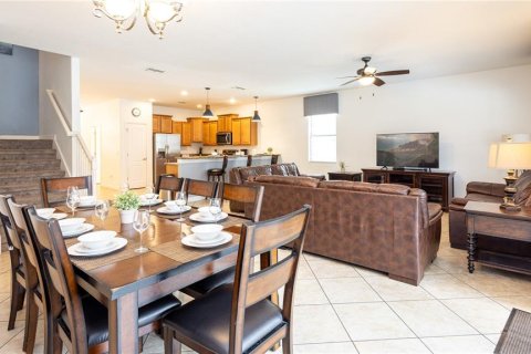 House in Davenport, Florida 9 bedrooms, 363.15 sq.m. № 1911257 - photo 17