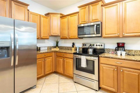 House in Davenport, Florida 9 bedrooms, 363.15 sq.m. № 1911257 - photo 21