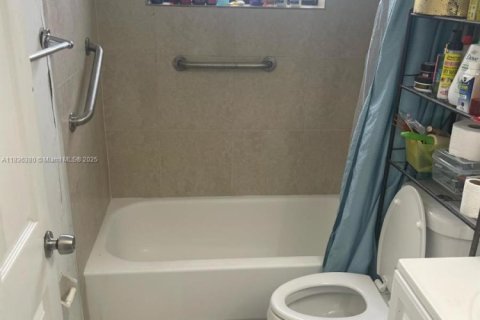 Condo in Miami, Florida, 3 bedrooms  № 1819977 - photo 8