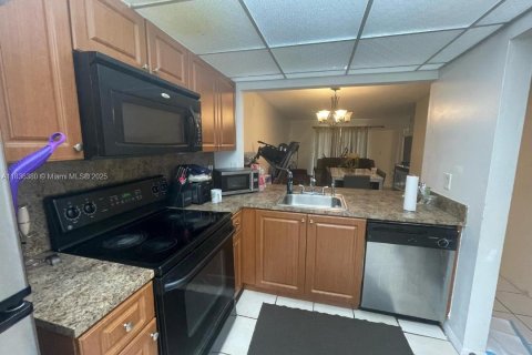 Condo in Miami, Florida, 3 bedrooms  № 1819977 - photo 9