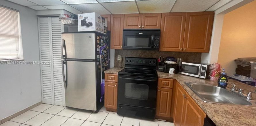 Condo in Miami, Florida, 3 bedrooms № 1819977