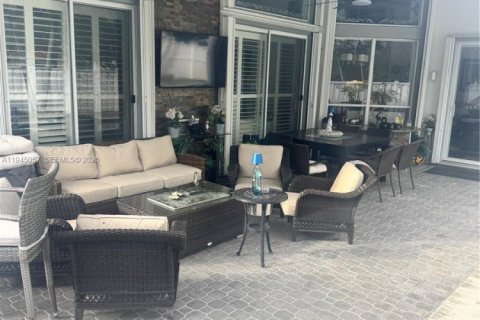 Casa en venta en Pembroke Pines, Florida, 4 dormitorios, 262.82 m2 № 2001756 - foto 21