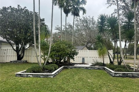 Casa en venta en Pembroke Pines, Florida, 4 dormitorios, 262.82 m2 № 2001756 - foto 8