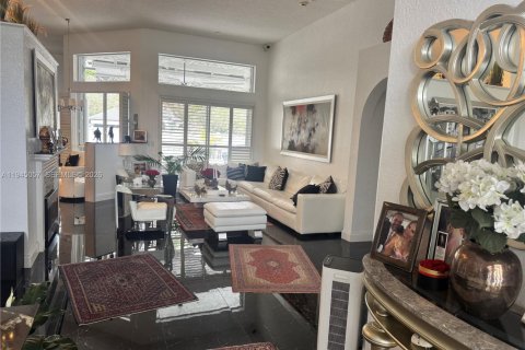 Casa en venta en Pembroke Pines, Florida, 4 dormitorios, 262.82 m2 № 2001756 - foto 10