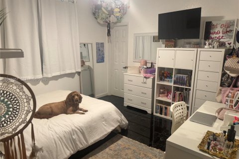 Casa en venta en Pembroke Pines, Florida, 4 dormitorios, 262.82 m2 № 2001756 - foto 18