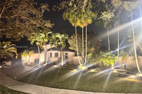 Casa en venta en Pembroke Pines, Florida, 4 dormitorios, 262.82 m2 № 2001756 - foto 5