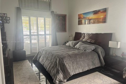 Casa en venta en Pembroke Pines, Florida, 4 dormitorios, 262.82 m2 № 2001756 - foto 15