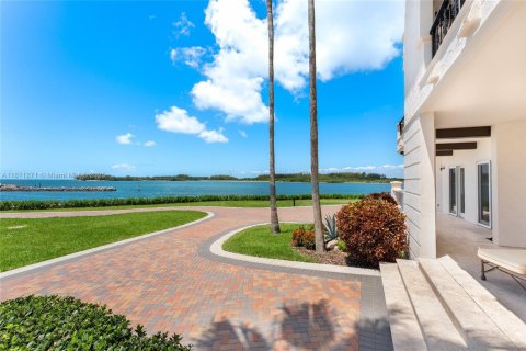 Condo in Miami Beach, Florida, 4 bedrooms  № 1960059 - photo 12