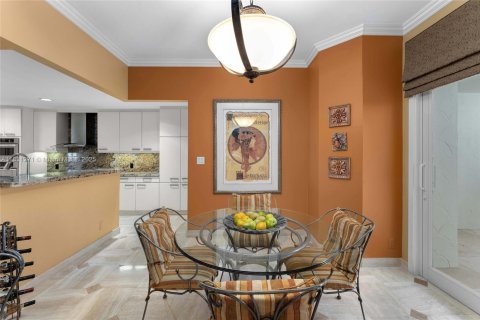 Condo in Miami Beach, Florida, 4 bedrooms  № 1960059 - photo 19