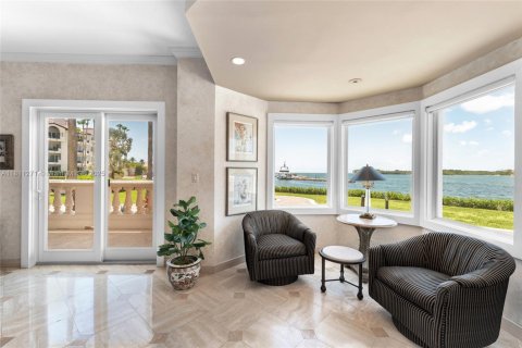 Condo in Miami Beach, Florida, 4 bedrooms  № 1960059 - photo 3