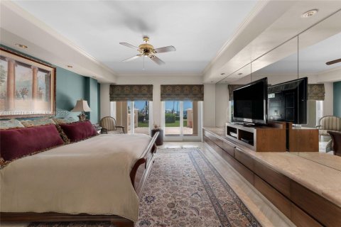 Condo in Miami Beach, Florida, 4 bedrooms  № 1960059 - photo 23