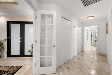 Condo in Miami Beach, Florida, 4 bedrooms  № 1960059 - photo 22