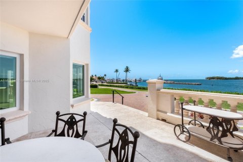 Condo in Miami Beach, Florida, 4 bedrooms  № 1960059 - photo 9