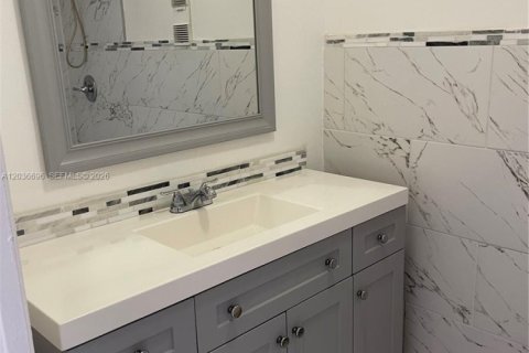 Купить кондоминиум в Майами, Флорида 2 спальни, 76.55м2, № 2085061 - фото 12
