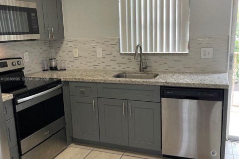 Купить кондоминиум в Майами, Флорида 2 спальни, 76.55м2, № 2085061 - фото 8