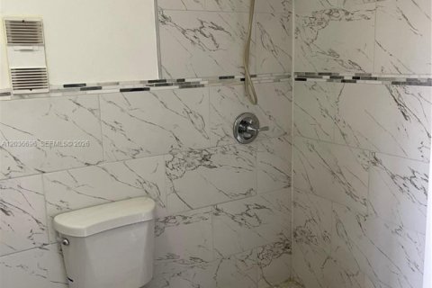 Купить кондоминиум в Майами, Флорида 2 спальни, 76.55м2, № 2085061 - фото 13