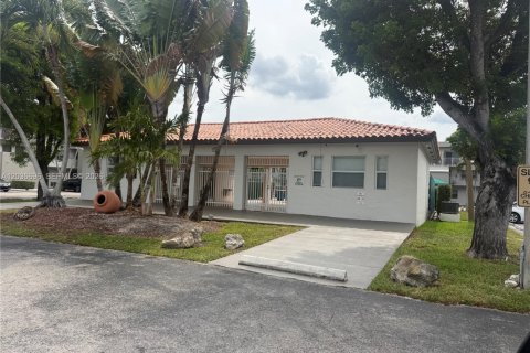 Купить кондоминиум в Майами, Флорида 2 спальни, 76.55м2, № 2085061 - фото 4