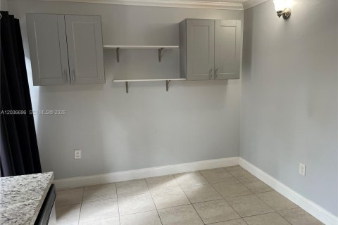 Купить кондоминиум в Майами, Флорида 2 спальни, 76.55м2, № 2085061 - фото 9
