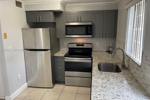 Купить кондоминиум в Майами, Флорида 2 спальни, 76.55м2, № 2085061 - фото 7