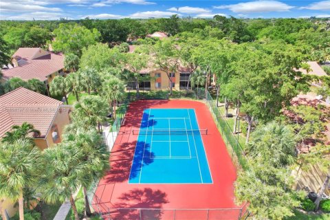 Condo in Coral Springs, Florida, 1 bedroom  № 1887901 - photo 13