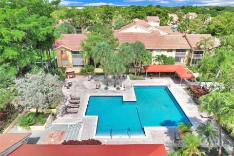Condo in Coral Springs, Florida, 1 bedroom  № 1887901 - photo 14