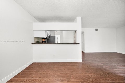 Condo in Coral Springs, Florida, 1 bedroom  № 1887901 - photo 28