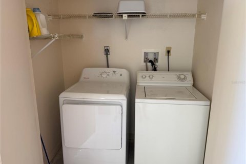 Condo in Venice, Florida, 1 bedroom  № 2386236 - photo 11