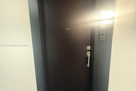 Снять в аренду кондоминиум в Санни-Айлс-Бич, Флорида 1 спальня, 93.37м2, № 2082349 - фото 17