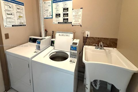 Condominio en alquiler en Hallandale Beach, Florida, 1 dormitorio, 81.94 m2 № 1928649 - foto 28