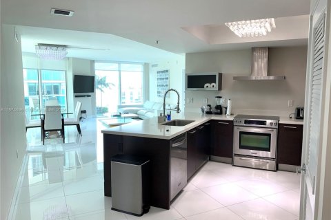 Снять в аренду кондоминиум в Санни-Айлс-Бич, Флорида 3 спальни, 134.43м2, № 1972582 - фото 5