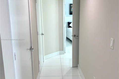 Снять в аренду кондоминиум в Санни-Айлс-Бич, Флорида 3 спальни, 134.43м2, № 1972582 - фото 8