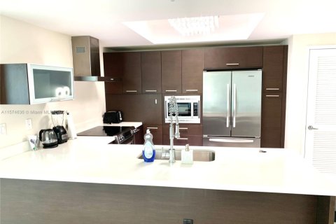 Снять в аренду кондоминиум в Санни-Айлс-Бич, Флорида 3 спальни, 134.43м2, № 1972582 - фото 15