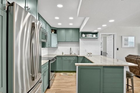 Condo in Daytona Beach Shores, Florida, 2 bedrooms № 2236255 - photo 4