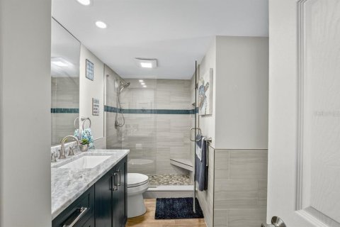 Condo in Daytona Beach Shores, Florida, 2 bedrooms № 2236255 - photo 12