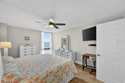 Condo in Daytona Beach Shores, Florida, 2 bedrooms № 2236255 - photo 16