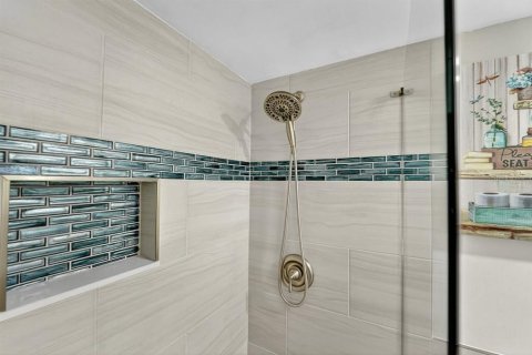 Condo in Daytona Beach Shores, Florida, 2 bedrooms № 2236255 - photo 26