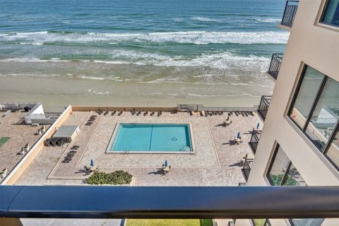 Condo in Daytona Beach Shores, Florida, 2 bedrooms № 2236255 - photo 29