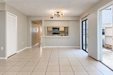 Condo in Kissimmee, Florida, 3 bedrooms № 2395984 - photo 9