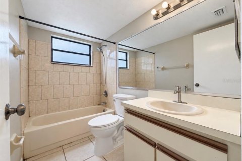 Condo in Kissimmee, Florida, 3 bedrooms № 2395984 - photo 19