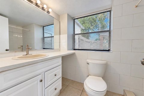 Condo in Kissimmee, Florida, 3 bedrooms № 2395984 - photo 16