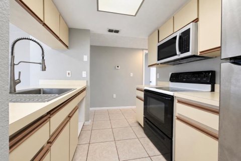 Condo in Kissimmee, Florida, 3 bedrooms № 2395984 - photo 11