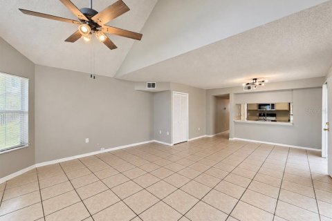 Condo in Kissimmee, Florida, 3 bedrooms № 2395984 - photo 4