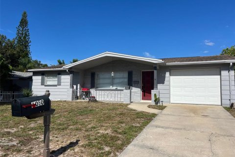 Villa ou maison à louer à Holiday, Floride: 2 chambres, 84.08 m2 № 1906475 - photo 1