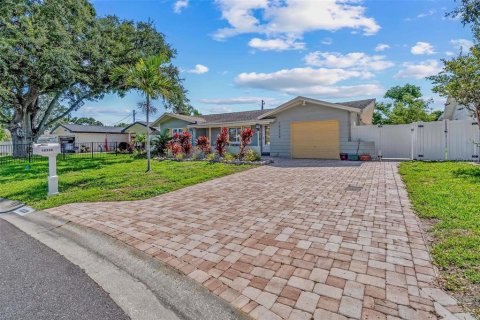 Casa en venta en Largo, Florida, 3 dormitorios, 135.27 m2 № 1773059 - foto 2