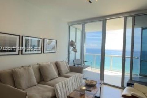 Appartement à louer à Sunny Isles Beach, Floride: 1 chambre, 79.71 m2 № 2376111 - photo 2