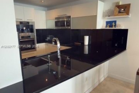 Appartement à louer à Sunny Isles Beach, Floride: 1 chambre, 79.71 m2 № 2376111 - photo 5