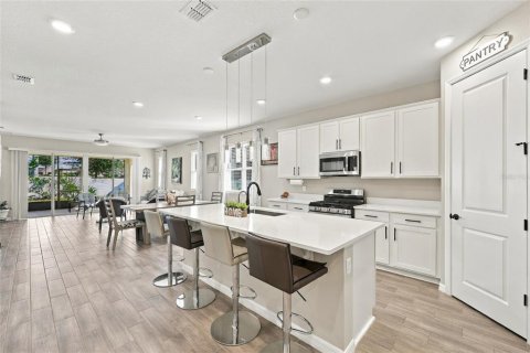 Villa ou maison à vendre à Haines City, Floride: 4 chambres, 179.12 m2 № 2429405 - photo 7