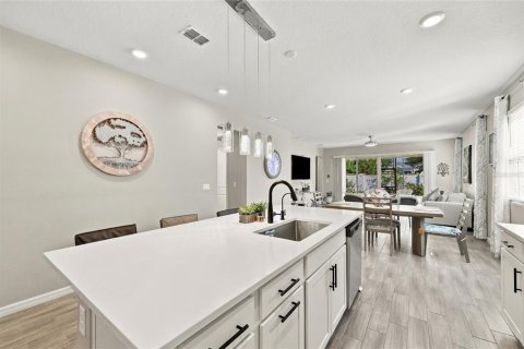 Villa ou maison à vendre à Haines City, Floride: 4 chambres, 179.12 m2 № 2429405 - photo 3