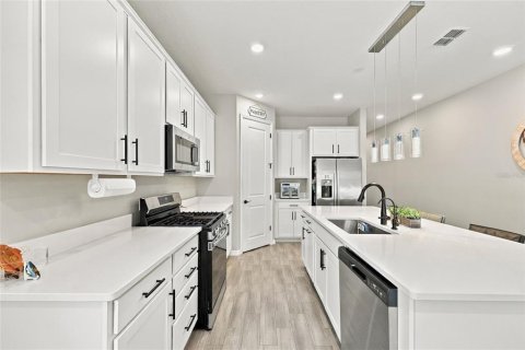 Villa ou maison à vendre à Haines City, Floride: 4 chambres, 179.12 m2 № 2429405 - photo 5