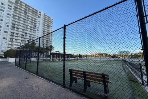 Condominio en venta en Aventura, Florida, 2 dormitorios, 113.34 m2 № 2031429 - foto 30